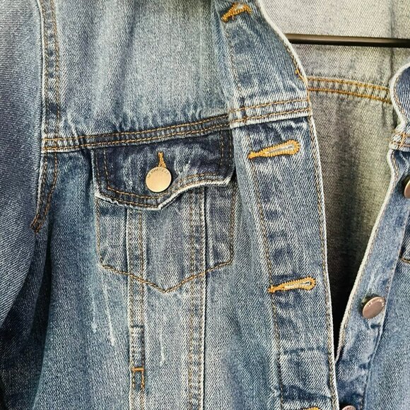 Ashley-Vintage Charm Cropped Denim Trucker Jacket SZ M Distressed - Picture 3 of 7